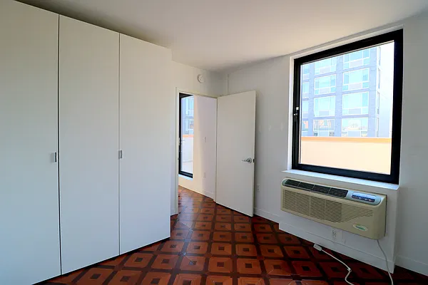 Rented by Akam Sales and Brokerage | media 6