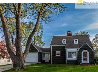 305 NE Northcrest Dr, Kansas City, MO 64116