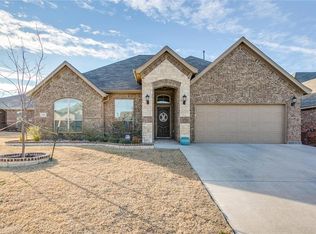 520 Sky View Ct, Burleson, TX 76028