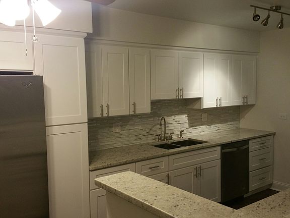 4th image of 601 Lake Hinsdale Drive #105