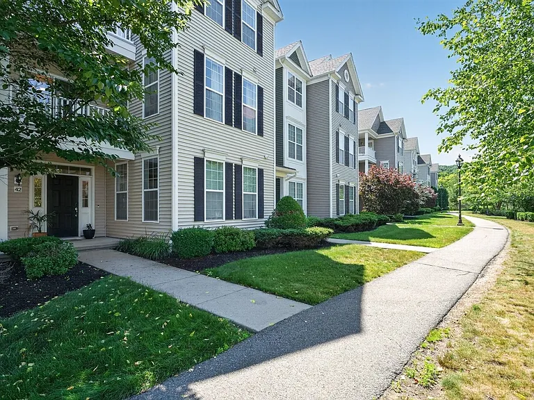 42 Moses Wheelock Ln — Photo 5