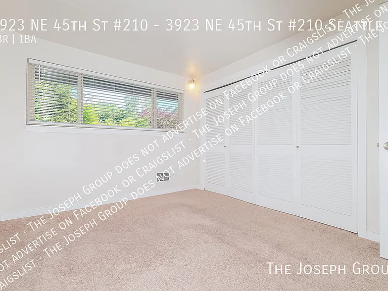 Laurelhurst — Photo 12