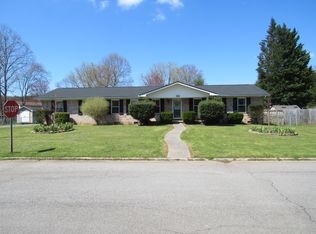 7300 Chartwell Rd, Knoxville, TN 37931