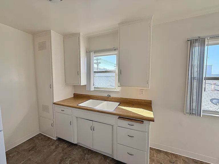8429 Glenoaks Blvd #4 — Photo 8