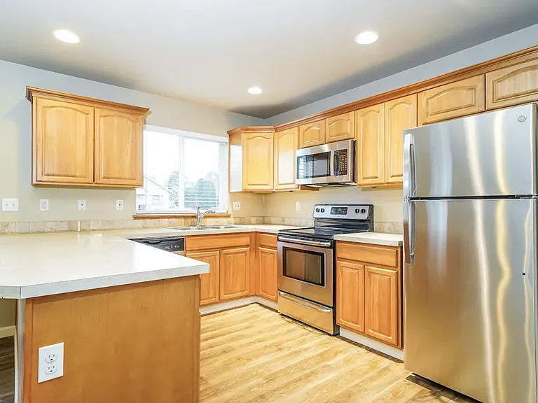 6422 S Warner St — Photo 3