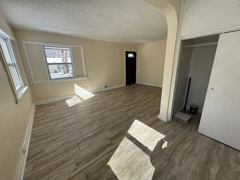 6729 Bellefontaine Ave — Photo 14