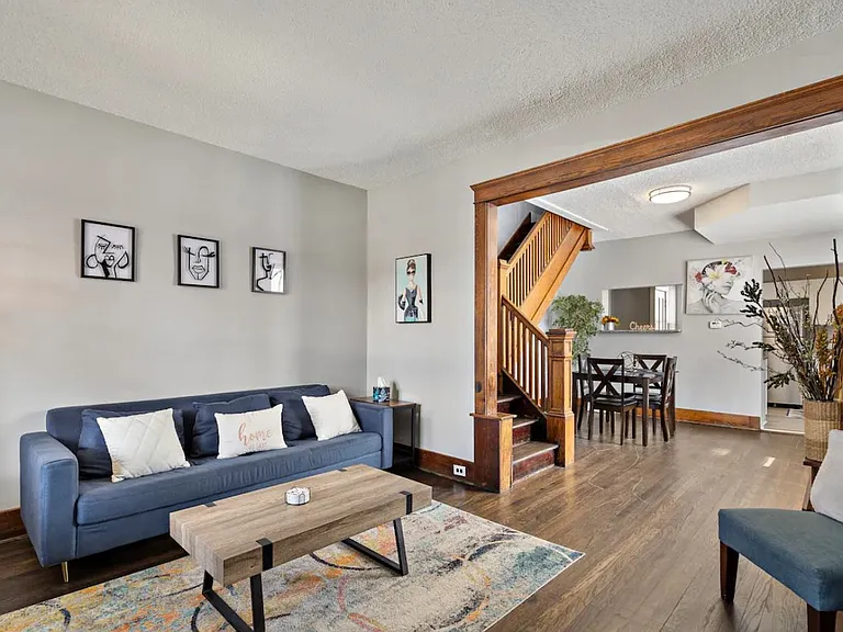 148 Laprairie Ave — Photo 2