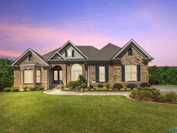 9719 Dolphin Dr SE, Huntsville, AL 35802