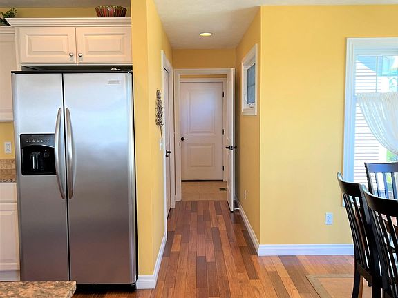 3rd image of 2588 W Crown Dr