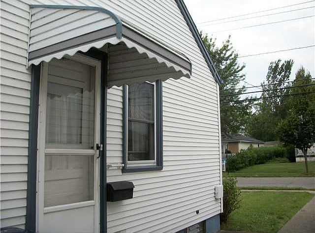 2nd image of 415 Roesch Ave