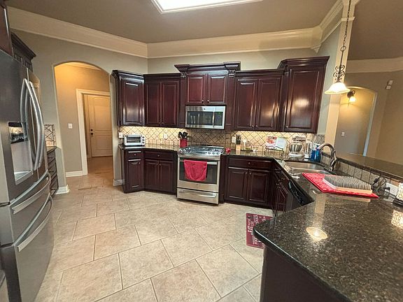 5th image of 550 Chinquipin Dr