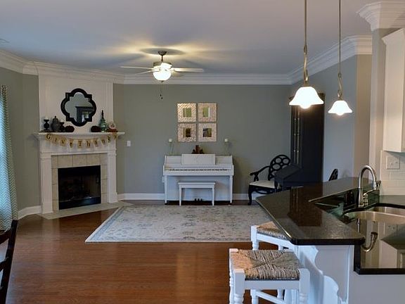 3rd image of 4519 Highland Park Dr