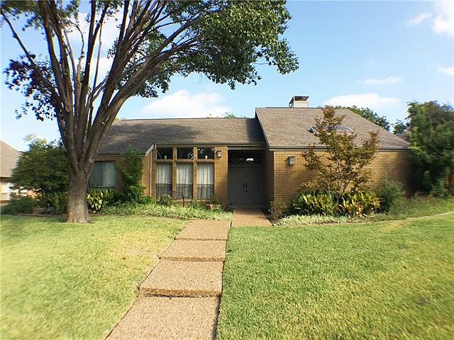 1st image of 2319 Highland Heights Ln
