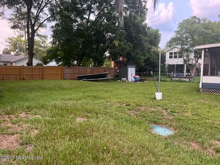 1605 Lakewood Rd — Photo 4