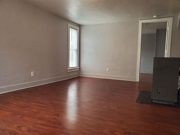 4th image of 104 Wood St #2