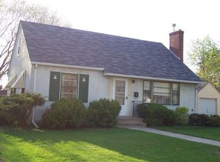 1393 Mackubin St, Saint Paul, MN 55117