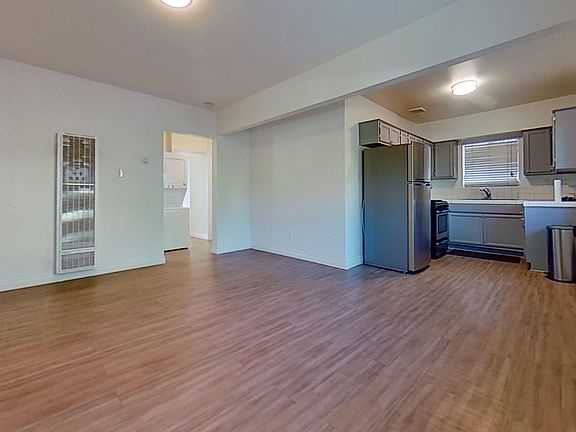 4th image of 2727 Phelps Ave