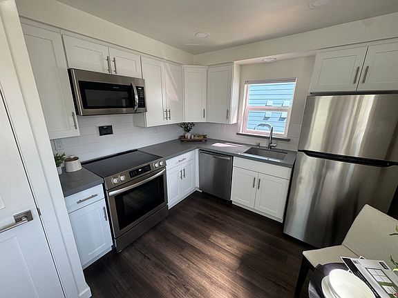 5th image of 940 N 89th St