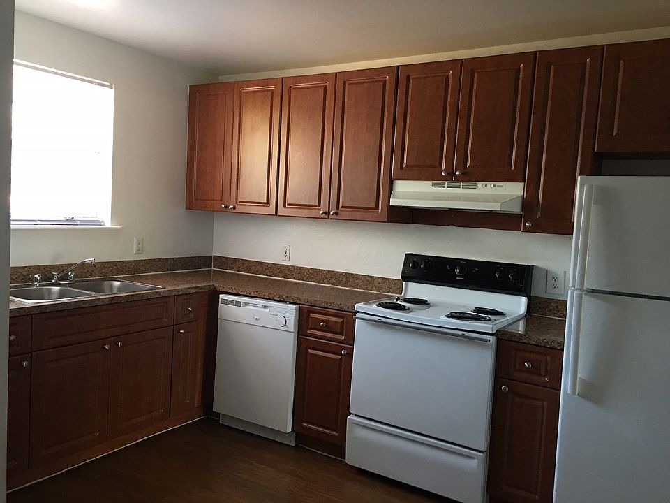 Kitchen with a W/D connection