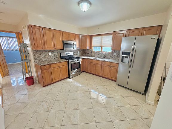 2nd image of 91 Slater Blvd #1