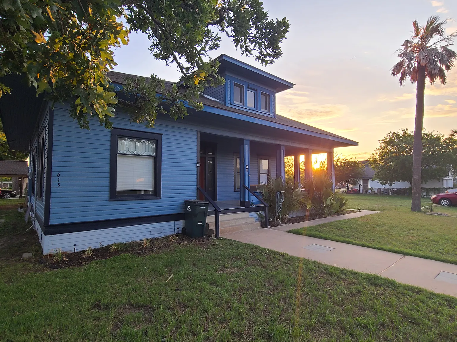 615 E Washington St — Photo 1