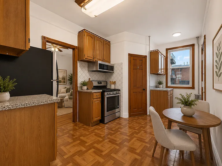 688 Manhattan Ave #3L — Photo 4