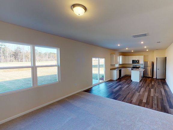 Open Concept, great for entertaining family and friends