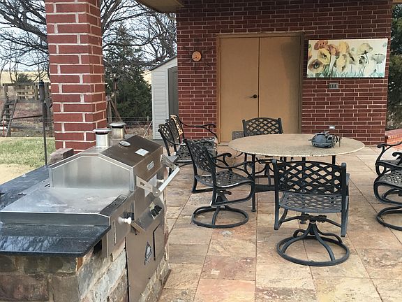 Built-in cooked and arbor