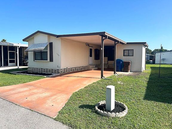 3rd image of 328 Crestwood Dr