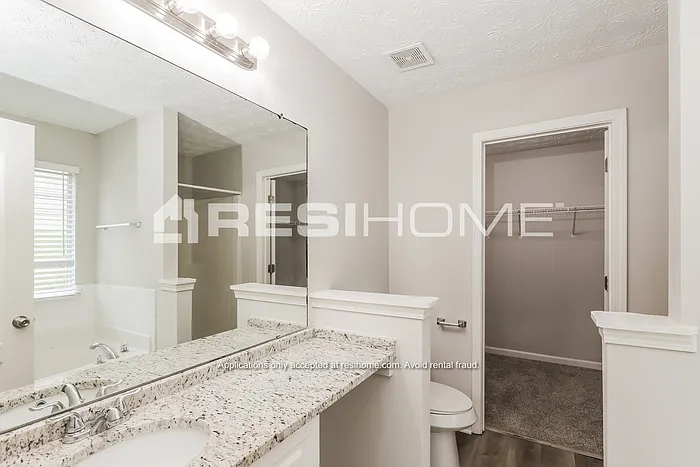 1430 Camelia St — Photo 13
