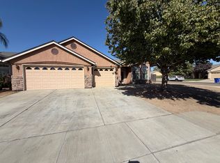 1217 Florence Ave, Dinuba, CA 93618