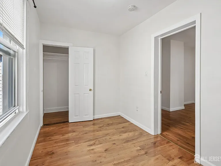 660 Charles St #2 — Photo 13