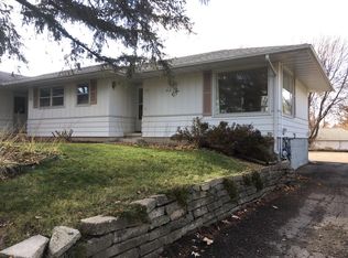120 N Ellen St #A, Cedar Falls, IA 50613