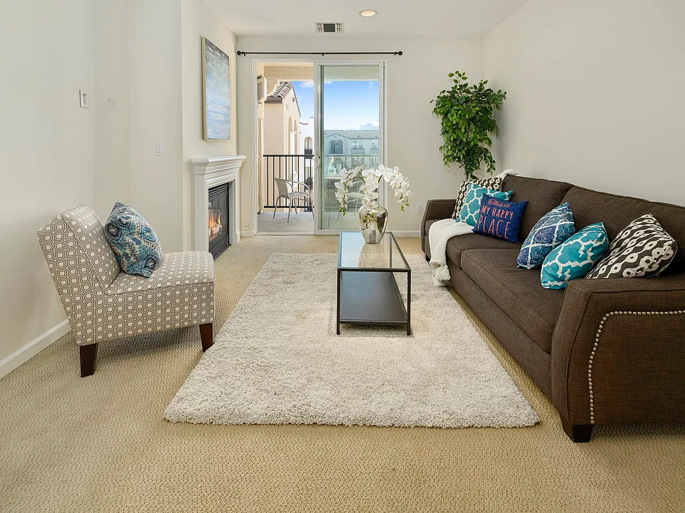 3290 Maguire Way #415
