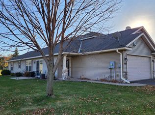 933 Golden Way, Isanti, MN 55040