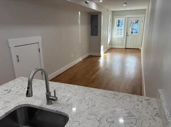 1418 A St SE #1, Washington, DC 20003