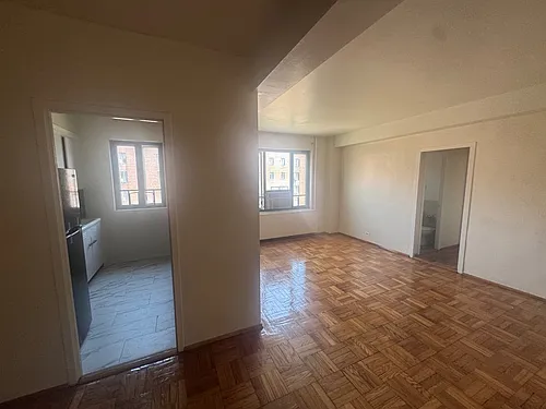1409 Metropolitan Ave #6D Photo 1