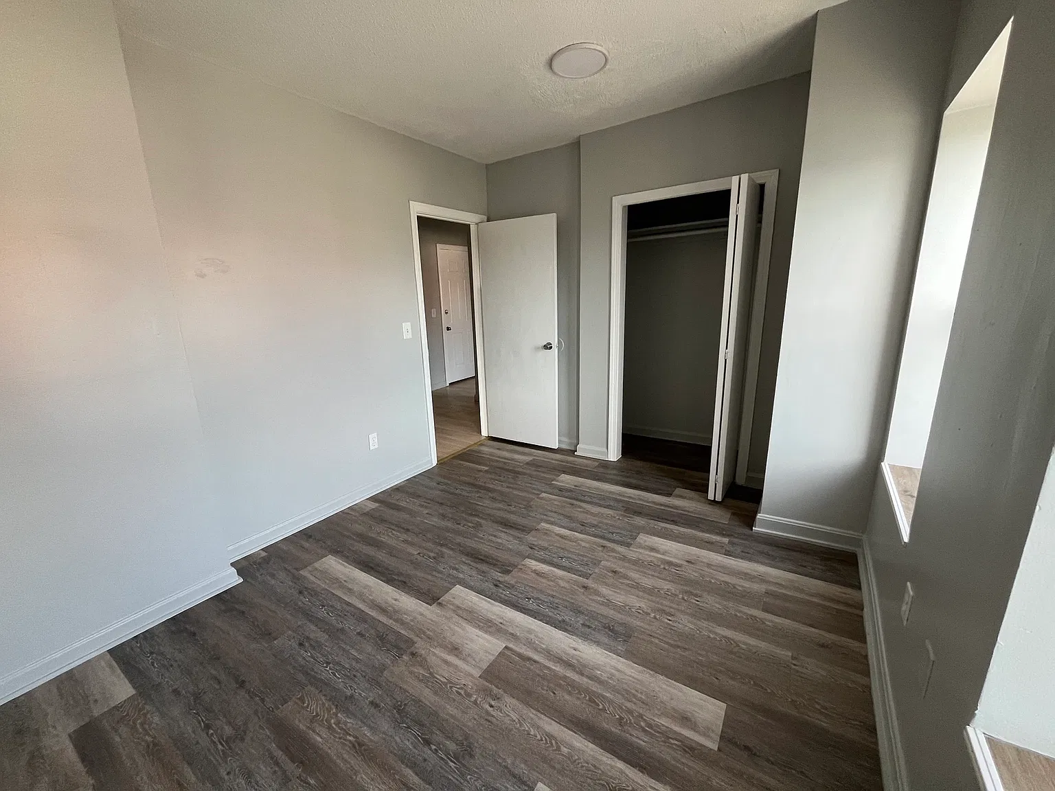 2 bed, 1250 sqft, $1,500 — Photo 2