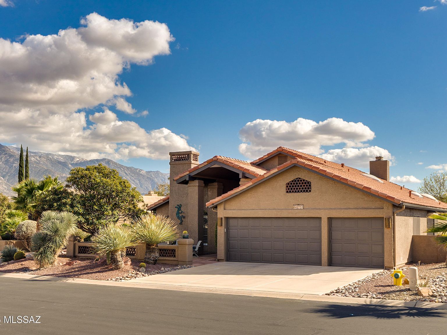 64275 E Orangewood Ln