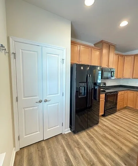 8107 Creekside Village Dr — Photo 12