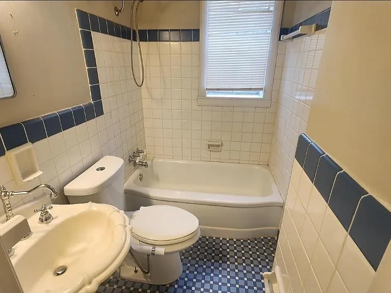 361 Roebuck Dr — Photo 6