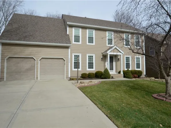 9608 W 129th St, Overland Park, KS 66213