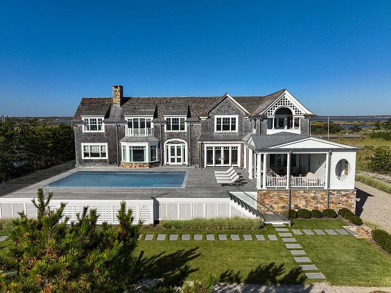 224 Dune Rd — Photo 21