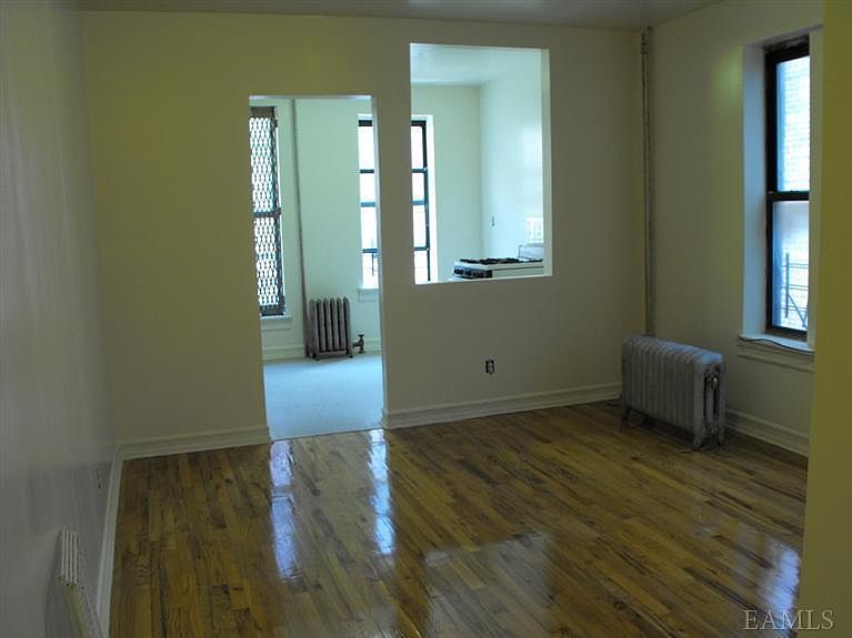2nd image of 2292 Loring Pl N APT 3S