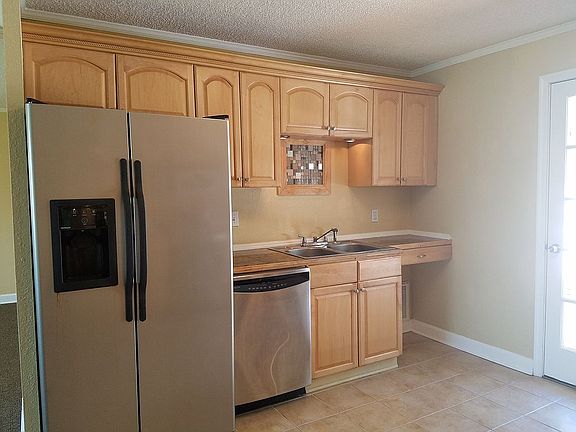 Custom Made Cabinets kitchen