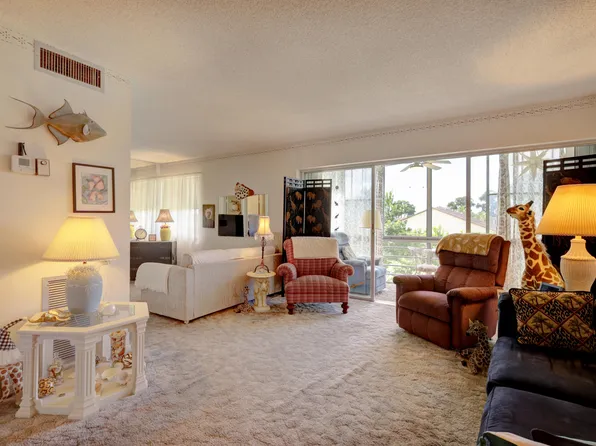 500 Davis Road #32, Palm Springs, FL 33461
