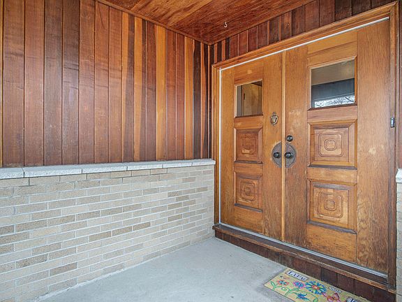 3rd image of 403 N Emily St