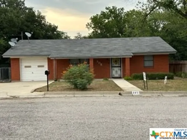 205 S Summer St, Lampasas, TX 76550