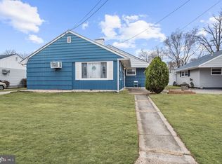 16 Paul Rd, Maple Shade, NJ 08052