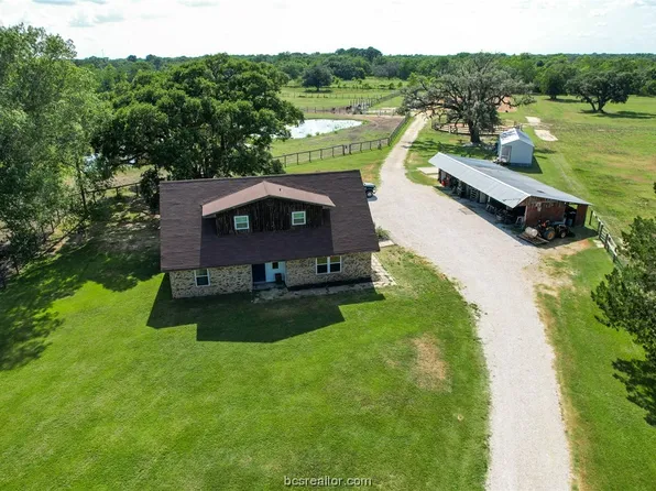 17914 Windmill Rd, Damon, TX 77430